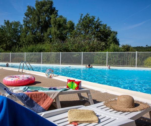camping-lac-saint-piscine